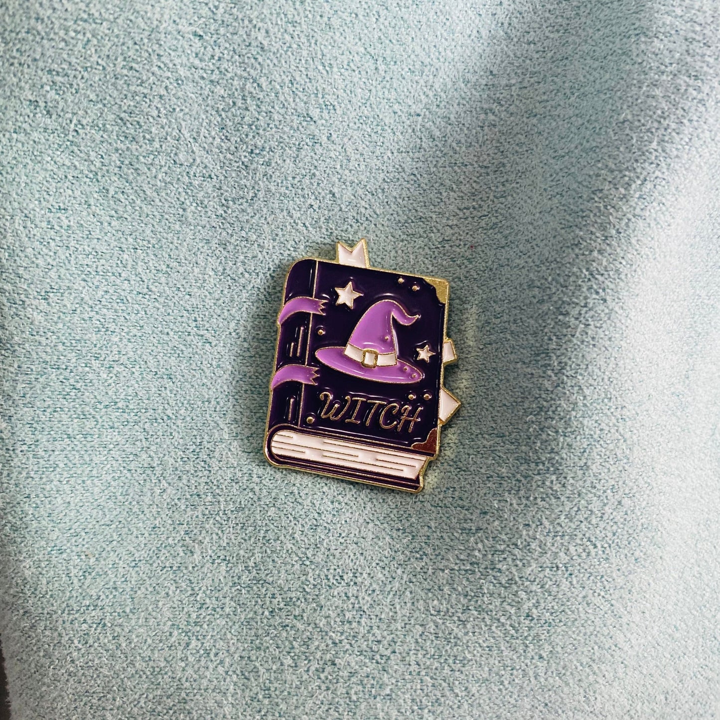 Witch book Enamel Pin