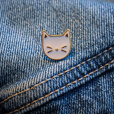 Cat face enamel pin